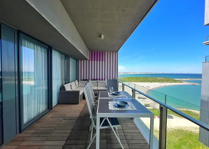 Luxury Beachfront Apt - Quite Area, 100 Sqm